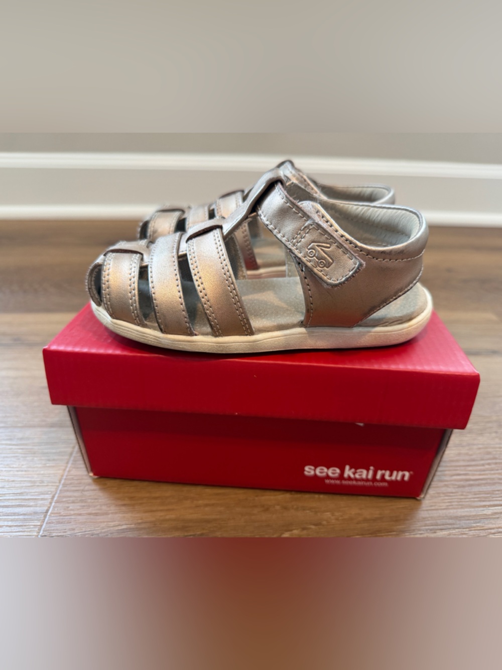 See Kai Run Metallic Rose Gold Gloria V Sandals, Toddler 10 - Picture 2 of 9